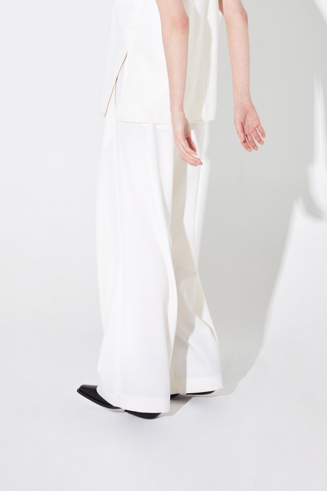 Lea pants with leather belt ivory - fasfas