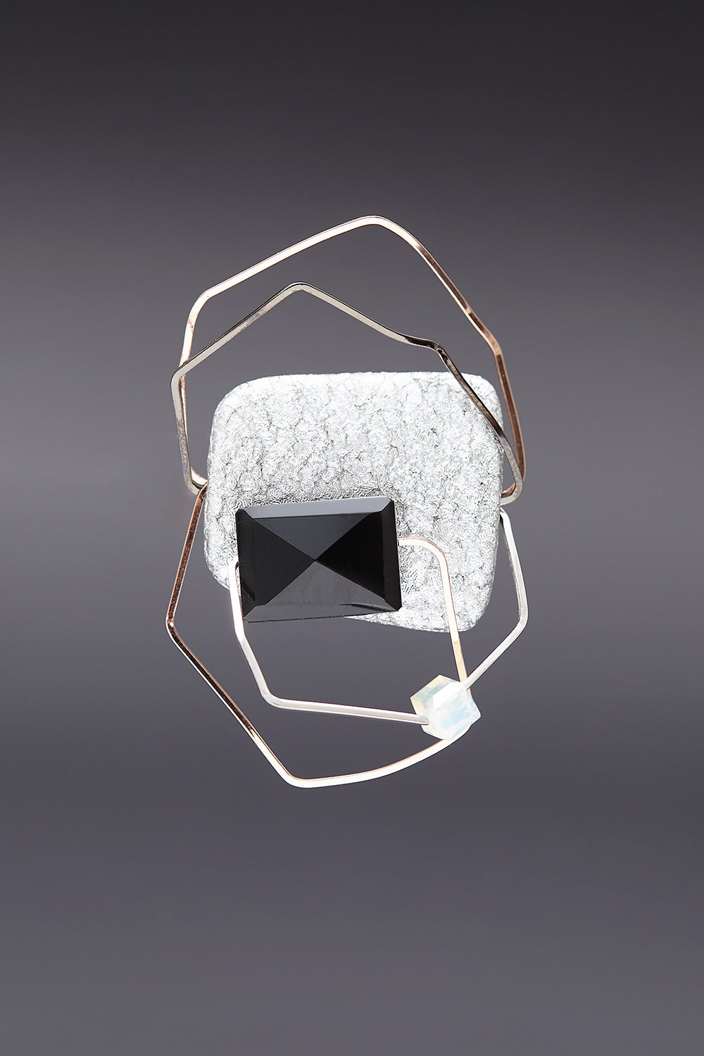 Onyx geometric brooch - fasfas