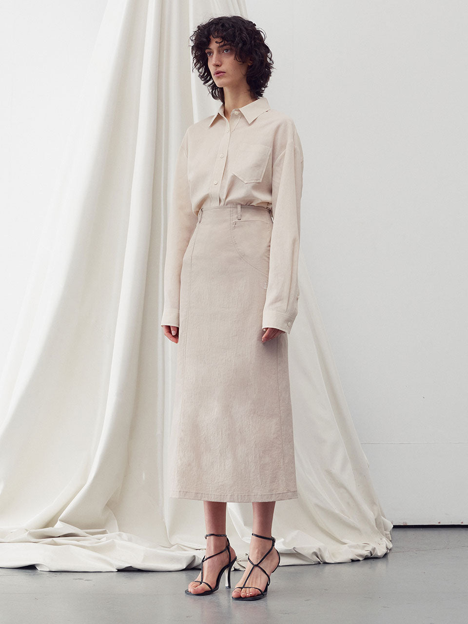 Logo embroidered detail midi skirt sand - fasfas