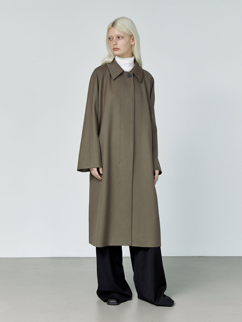 Rohe spread collar coat taupe - fasfas