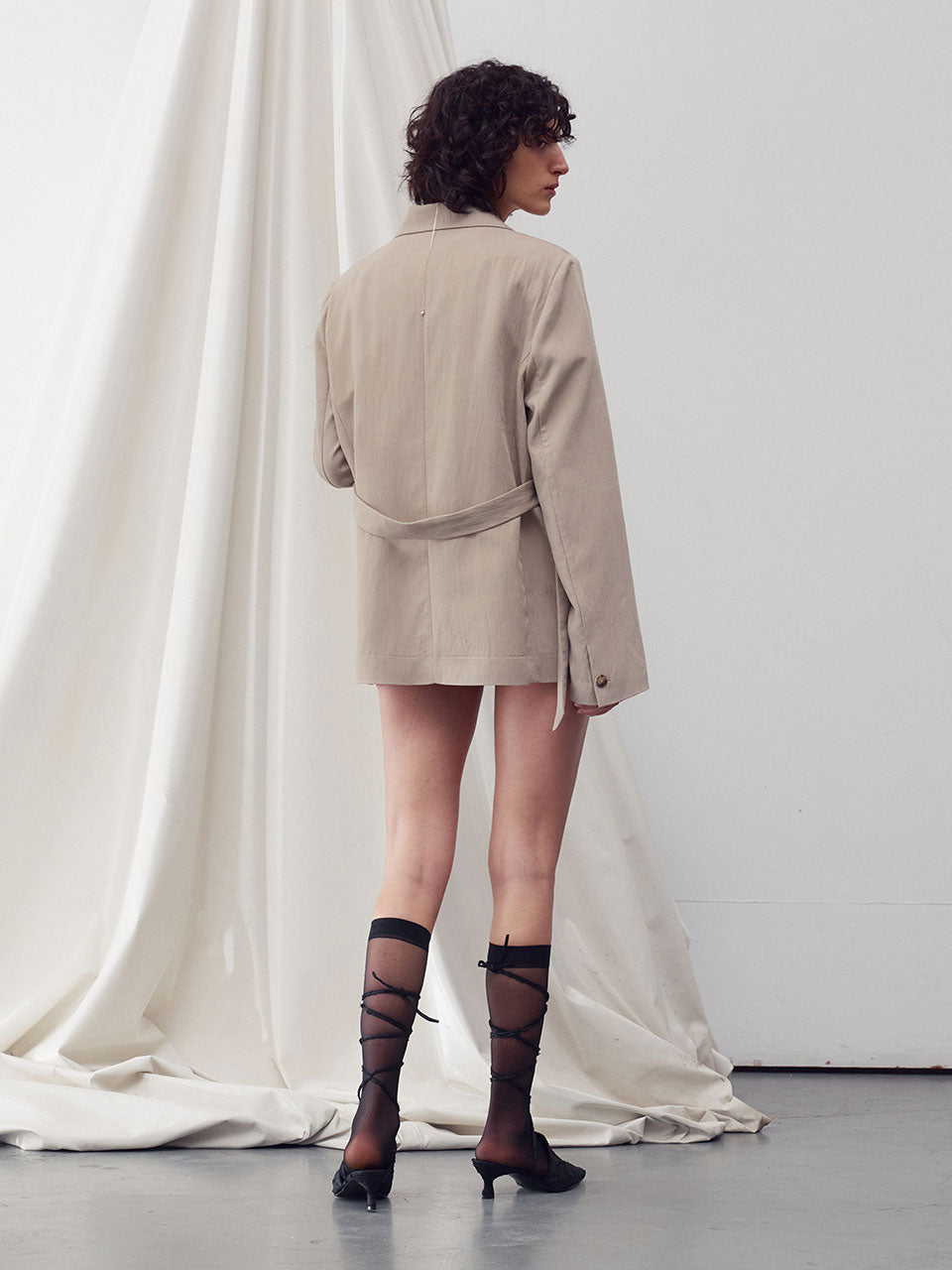 D-ring belted jacket beige - fasfas