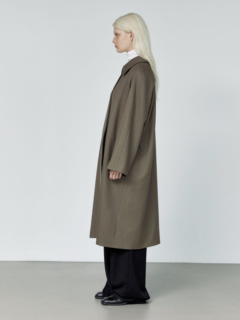 Rohe spread collar coat taupe - fasfas