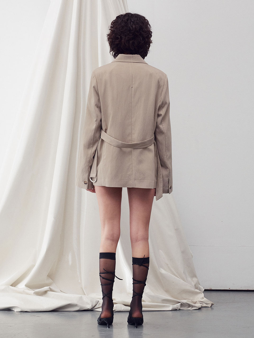 D-ring belted jacket beige - fasfas