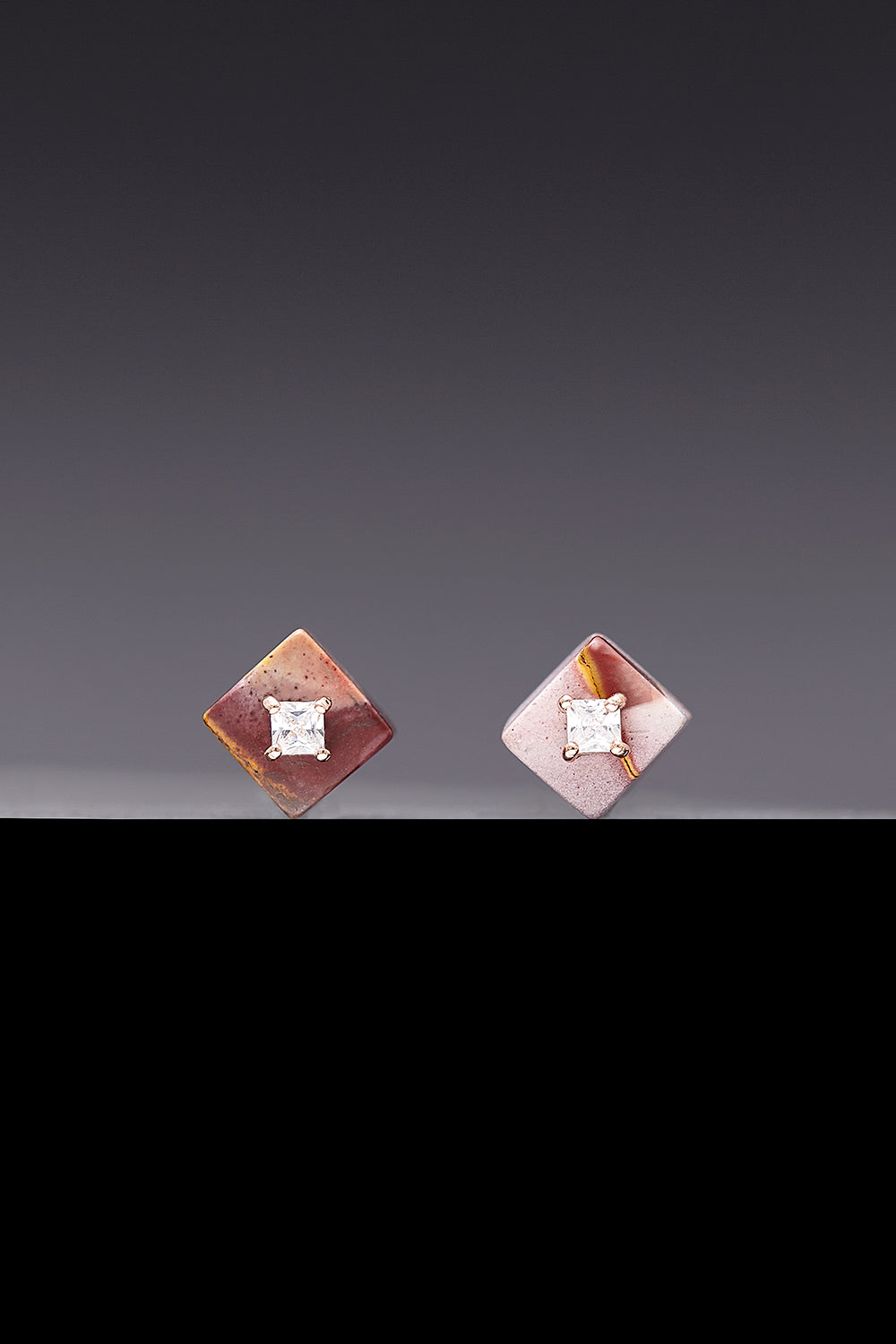 8mm cube mookaite core poise earrings(clip-on earrings) - fasfas