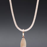Slander peachmoonsone necklace - fasfas
