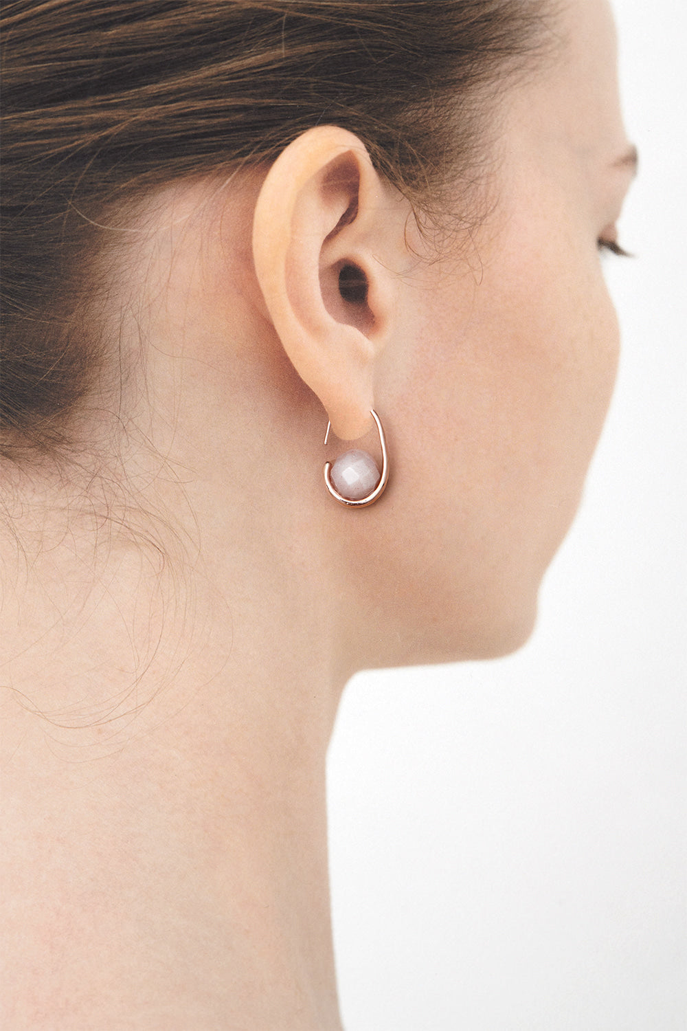 Peachmoonstone oval hoop earrings - fasfas