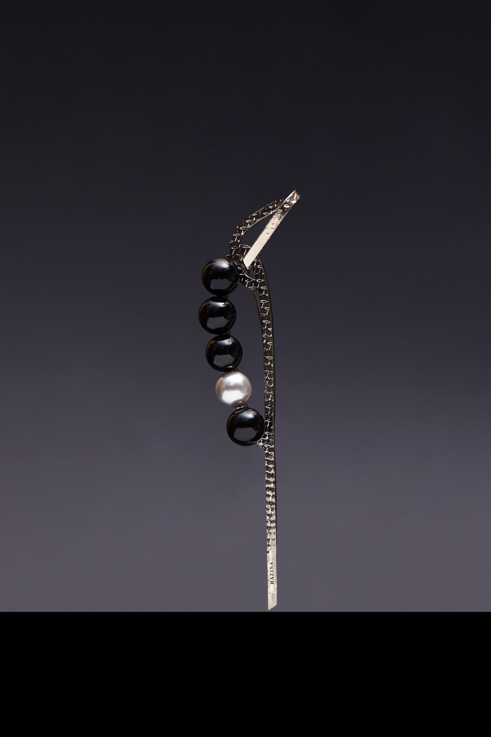 Onyx theoria brooch - fasfas