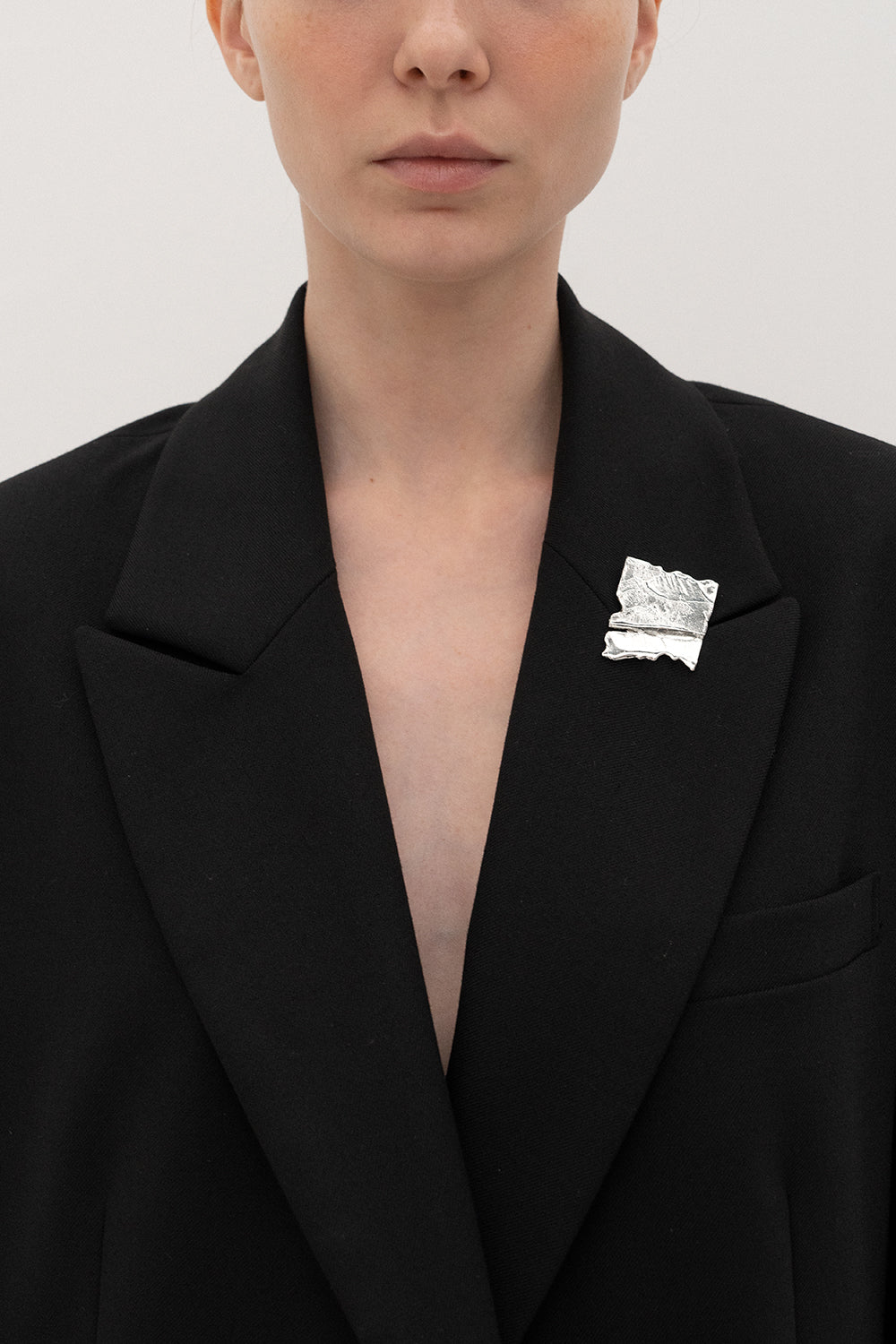 De silver brooch - fasfas