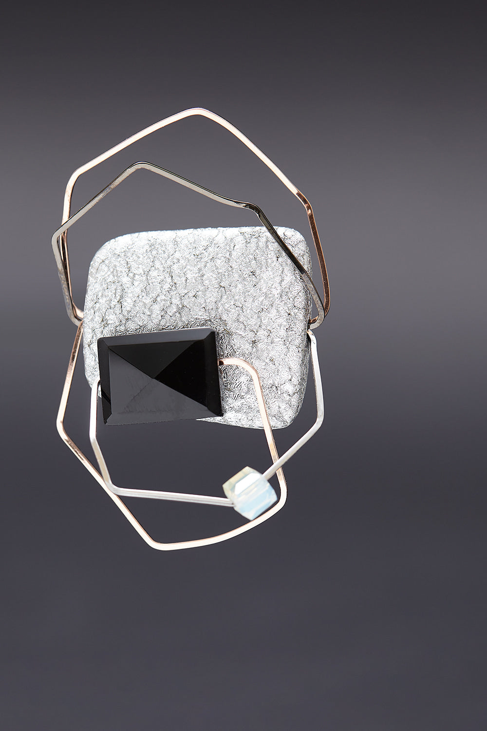 Onyx geometric brooch - fasfas