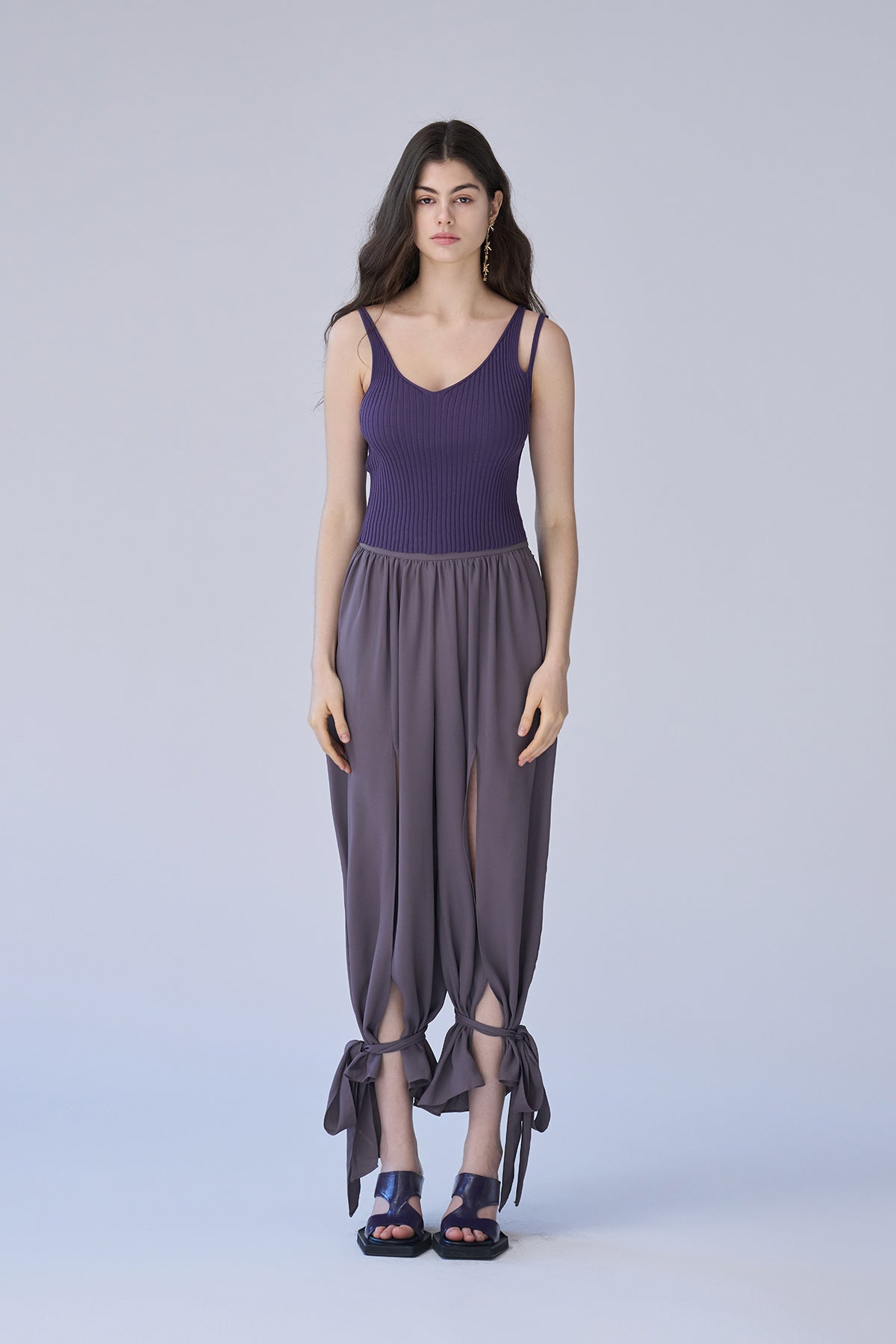 Cut point ribbon pants gray - fasfas