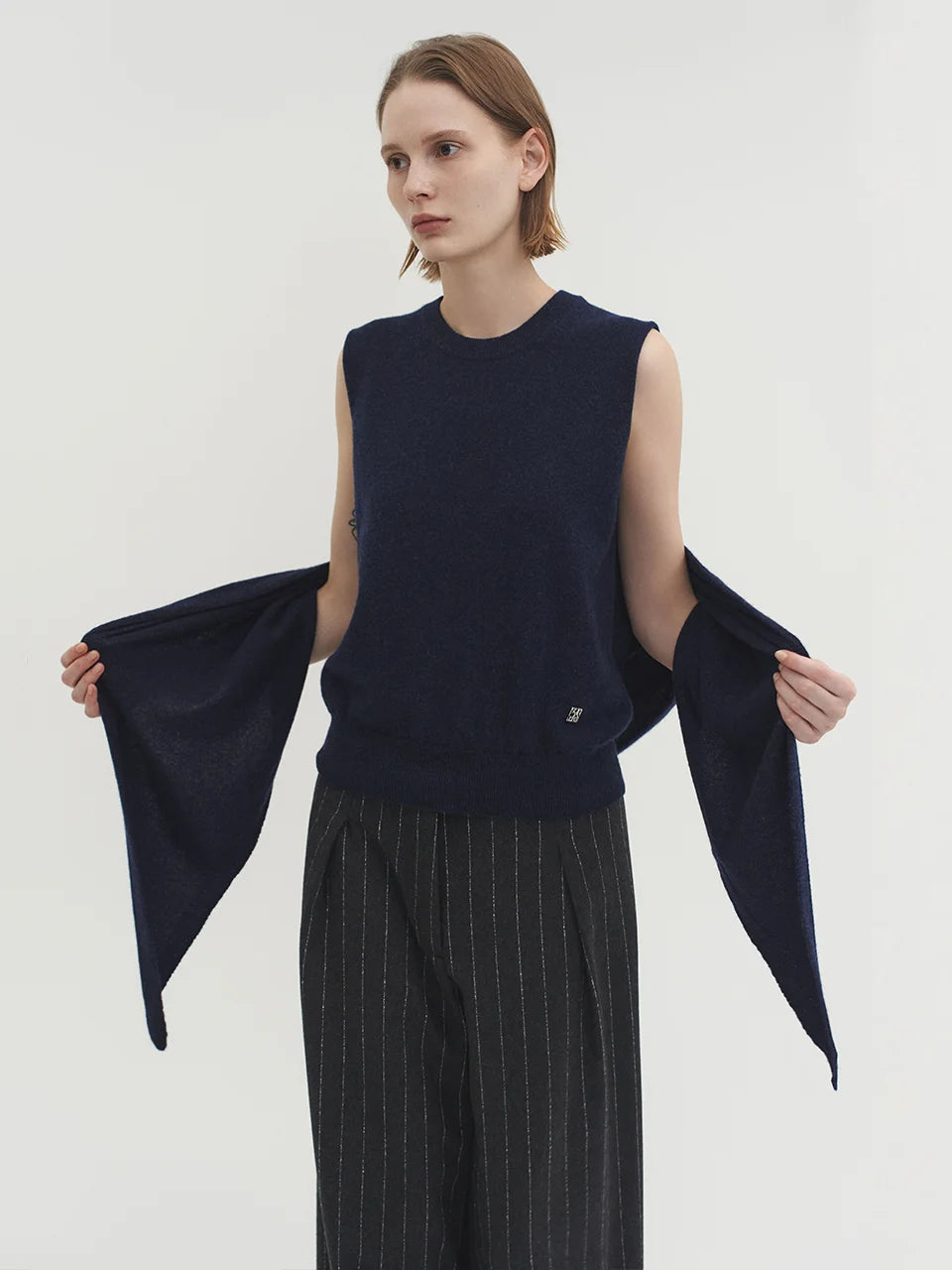 Evi sleeveless knit top maroso navy - fasfas