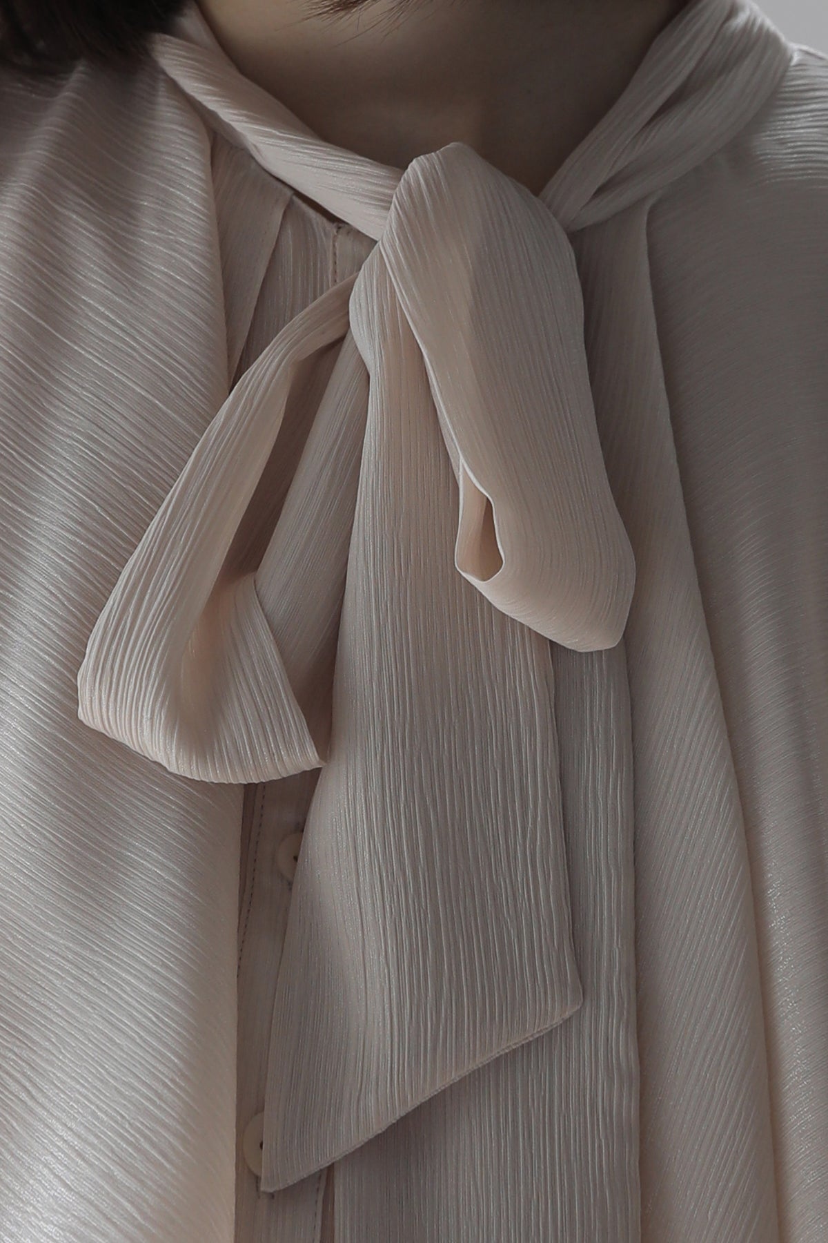 Loose fit ruffle tie blouse beige - fasfas