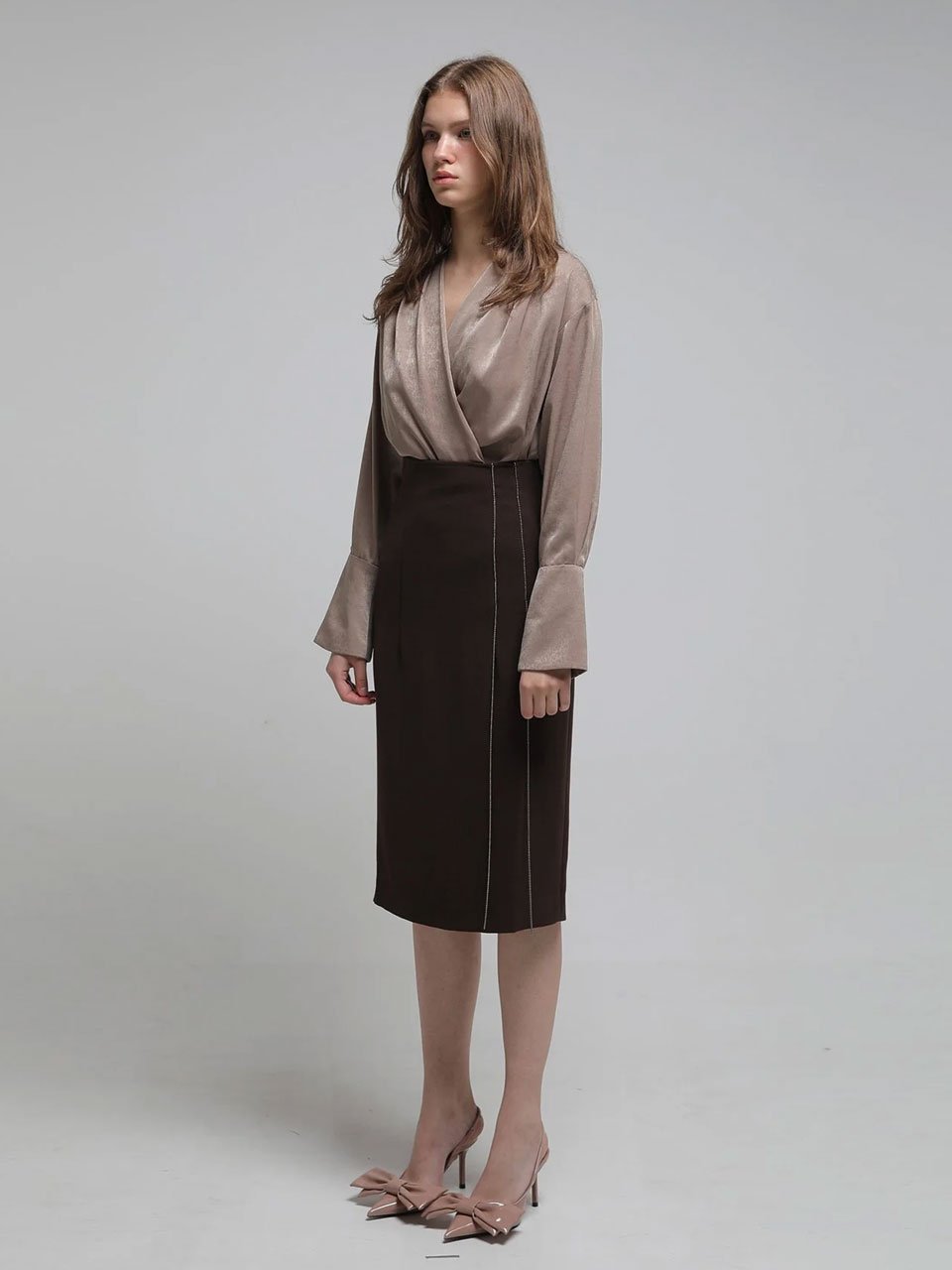 Loose-fit draped blouse brown - fasfas