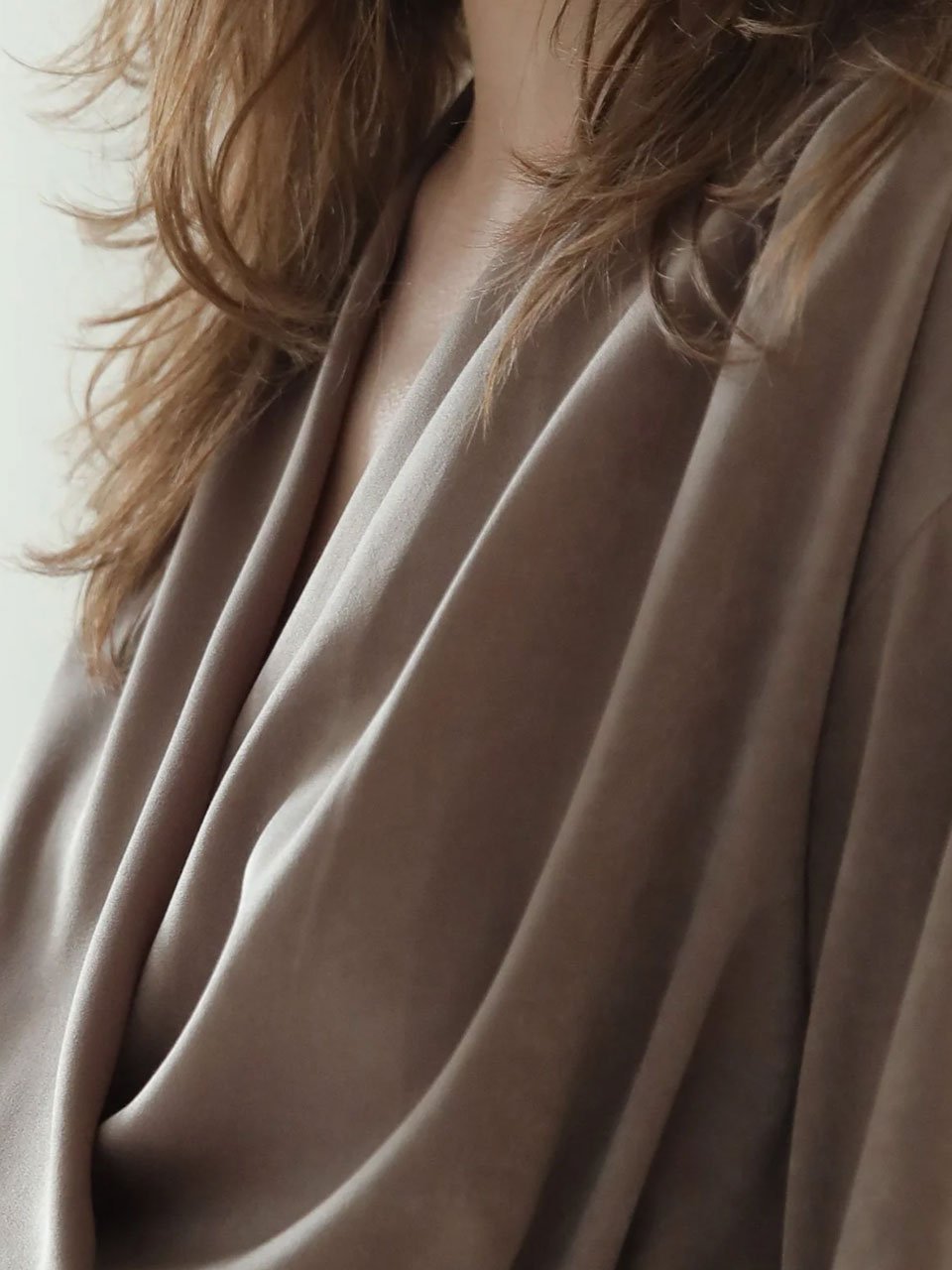 Loose-fit draped blouse brown - fasfas