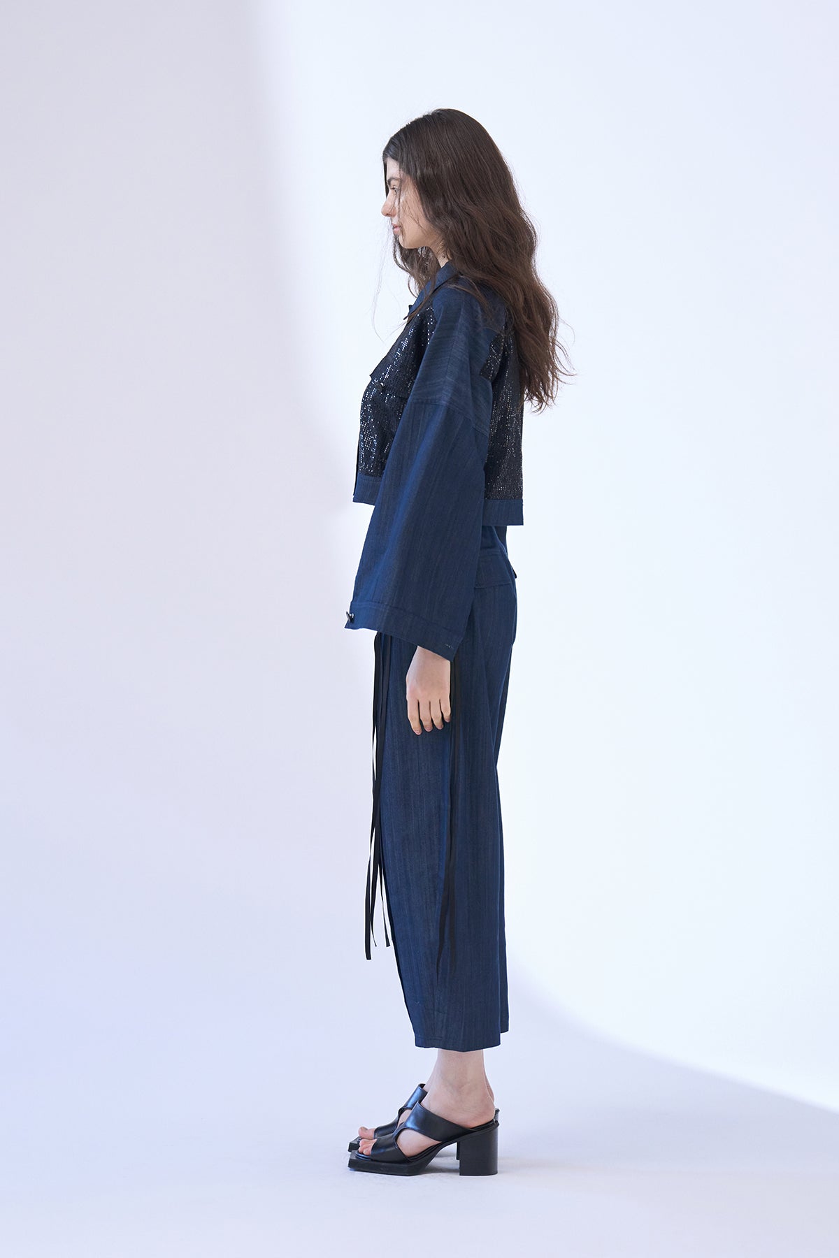 Open sleeve denim spangle crop jacket - fasfas