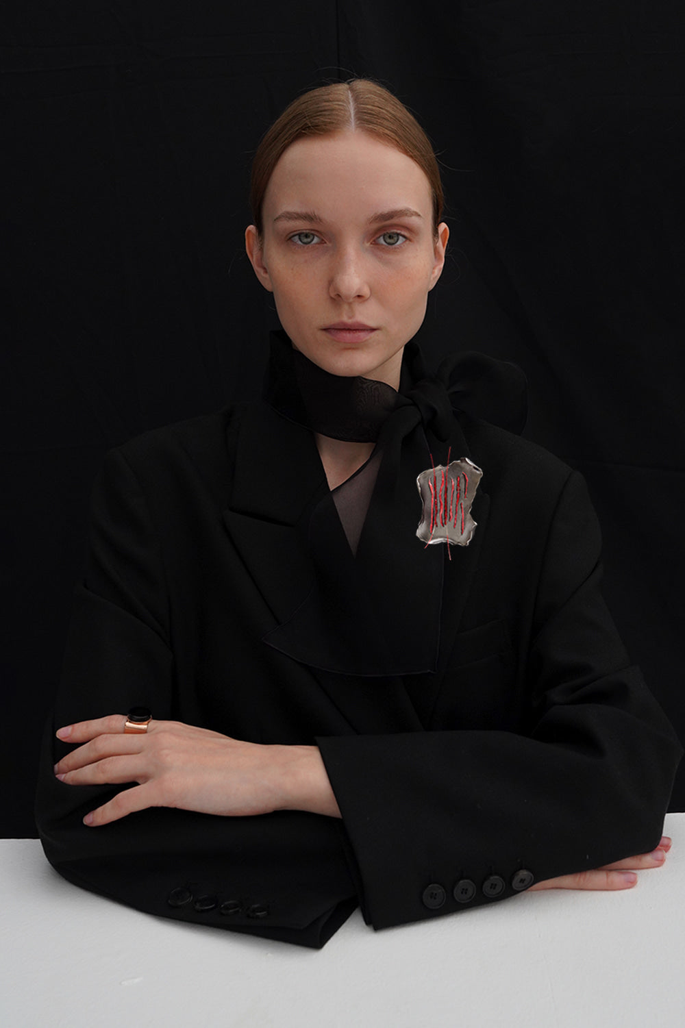 Rhizome objet brooch red - fasfas