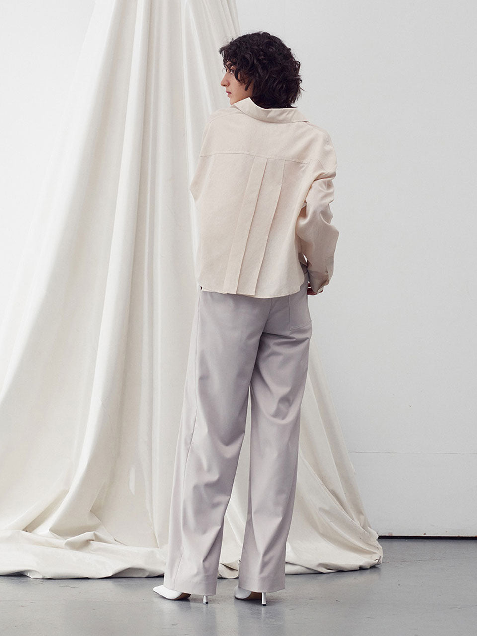 Single pocket shirt beige - fasfas