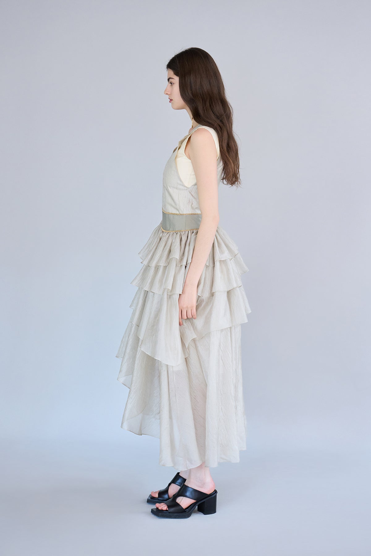 Sleeveless layered asymmetric tiered long dress light green - fasfas