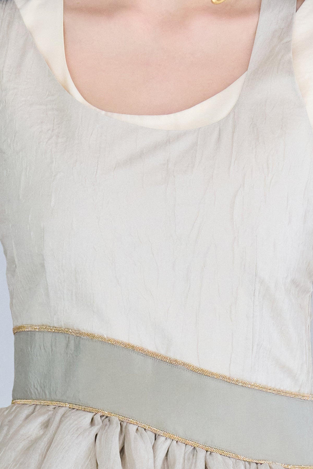 Sleeveless layered asymmetric tiered long dress light green - fasfas