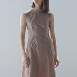 Sleeveless chain point slim fit dress