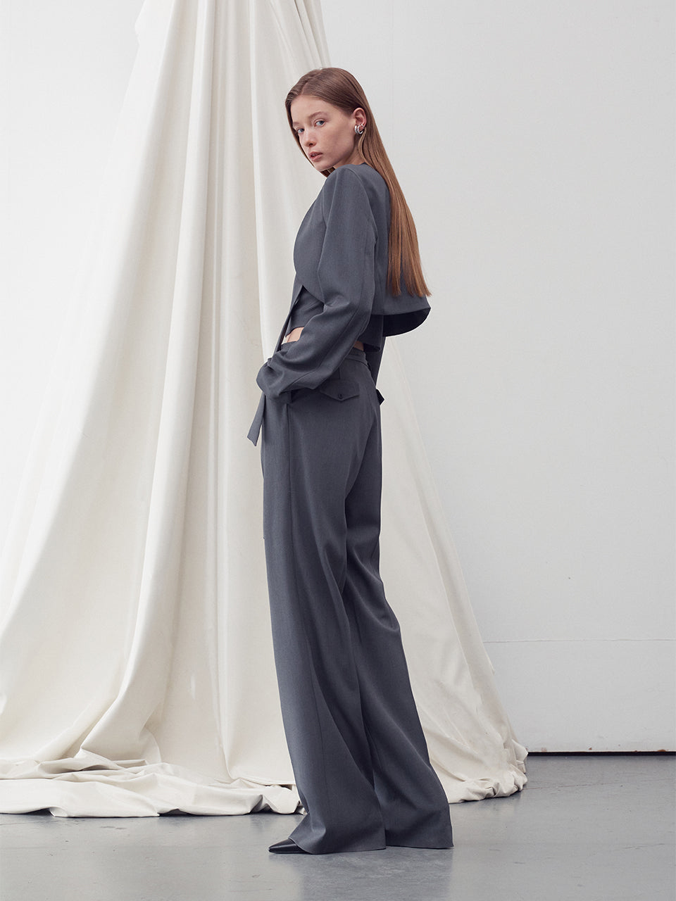 Straight leg belted trouser charcoal - fasfas