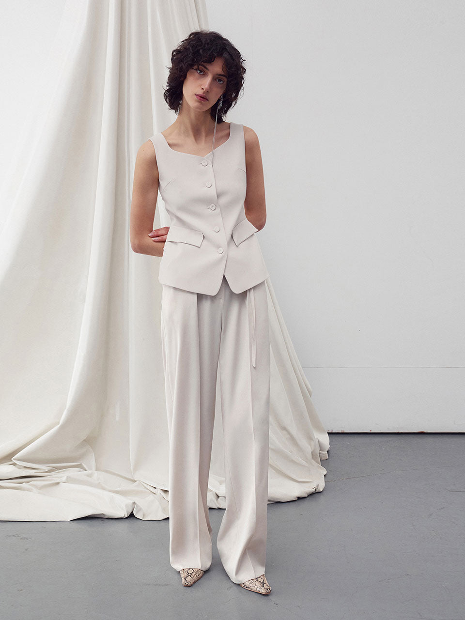 Straight leg belted trouser cream - fasfas
