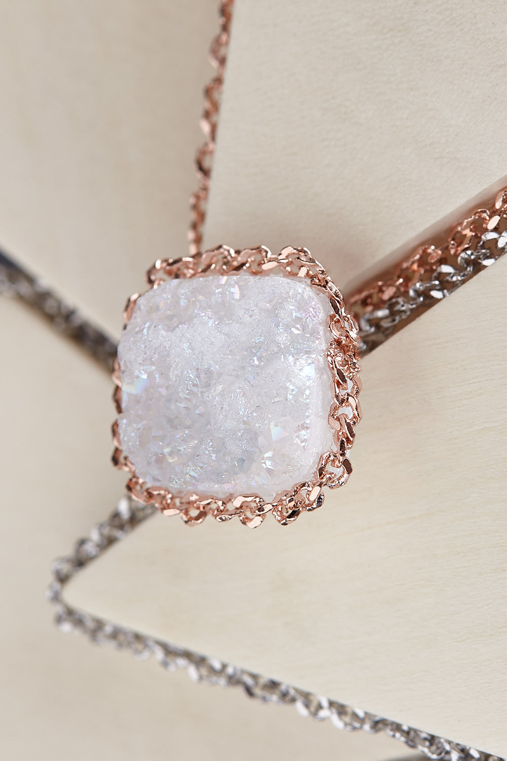 Subtlety feast brooch druzy agate - fasfas