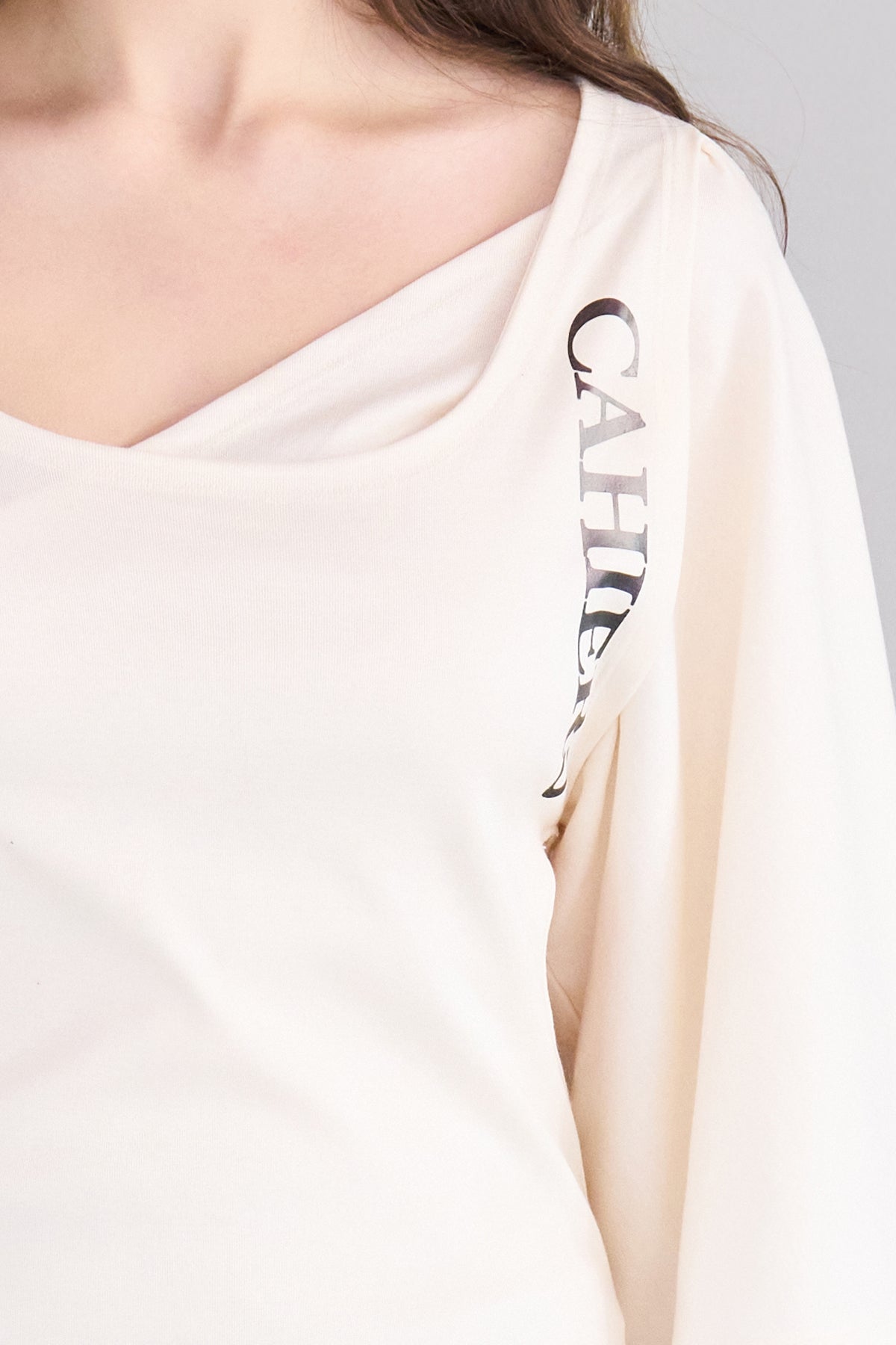 U-neck waist cutting top ivory - fasfas