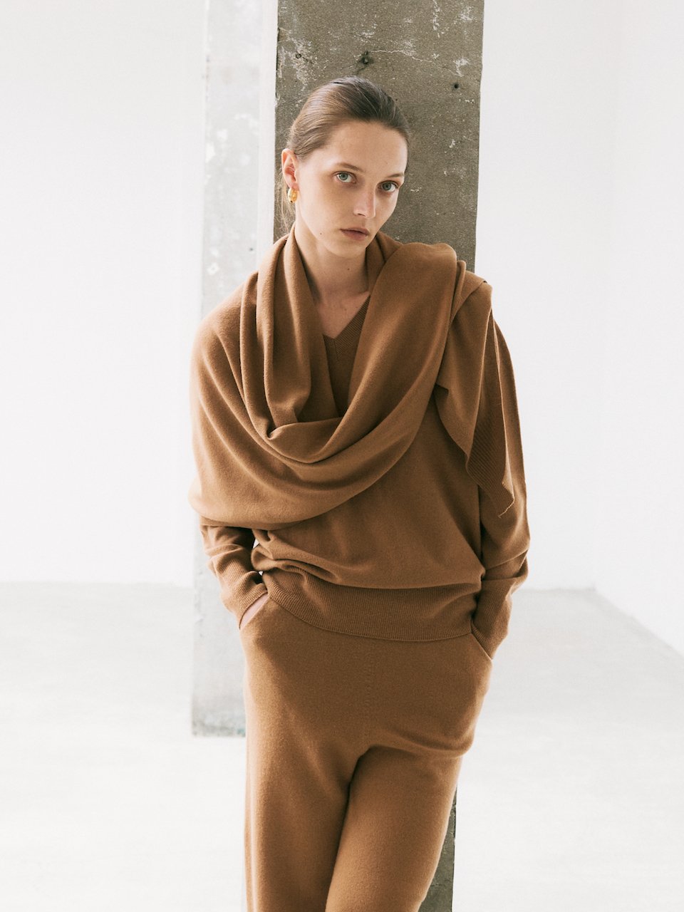 V-neck pullover camel – italy cashmere 20% - fasfas