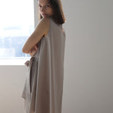 Loose fit v-neck sleeveless jacket