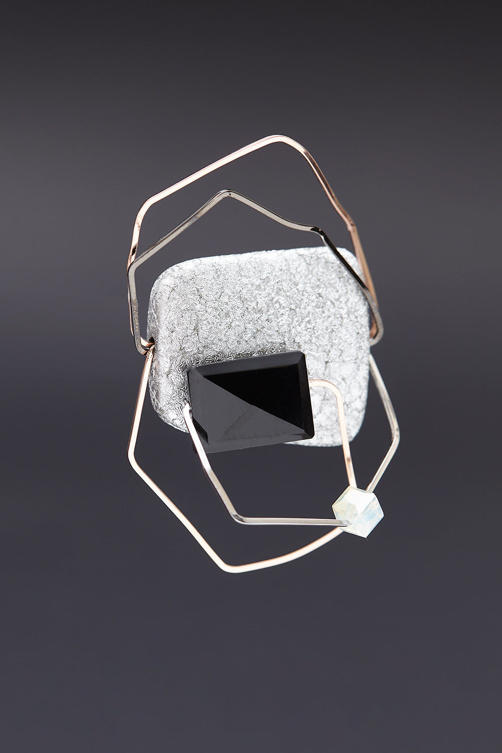Onyx geometric brooch - fasfas