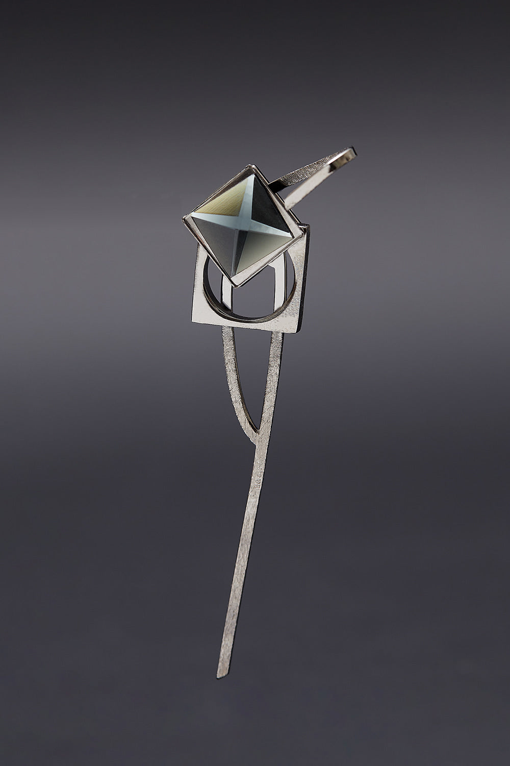 Noir theoria brooch square - fasfas