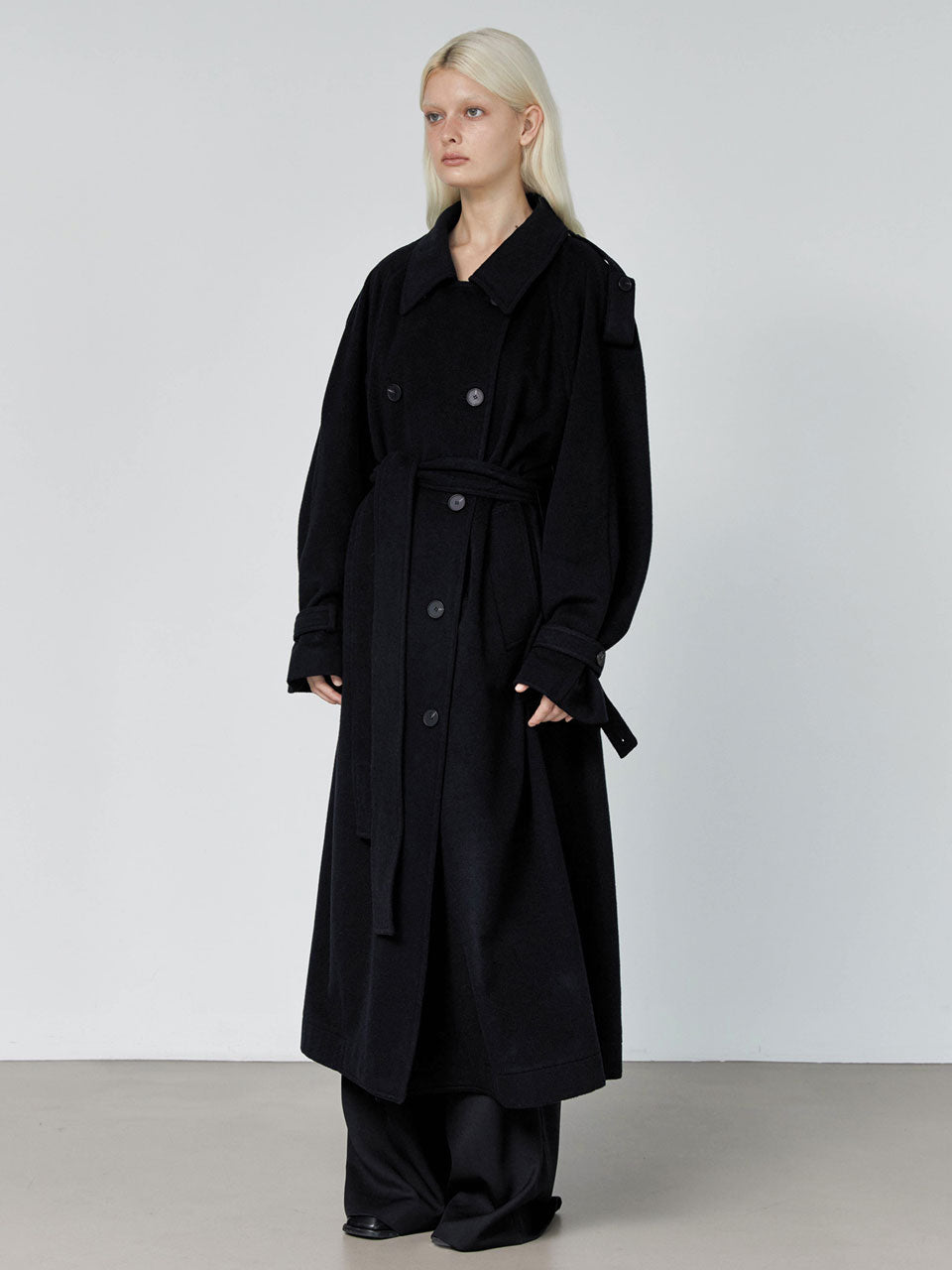 Lloyd oversized trench coat black - fasfas