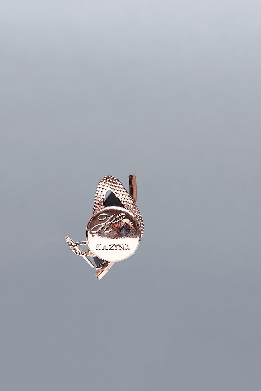 Dancing joli brooch onyx - fasfas