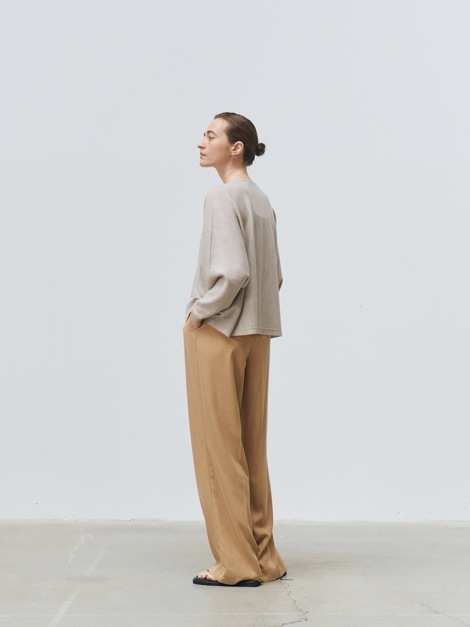 V-neck loose pullover beige - merino mercerized wool 100% – - fasfas