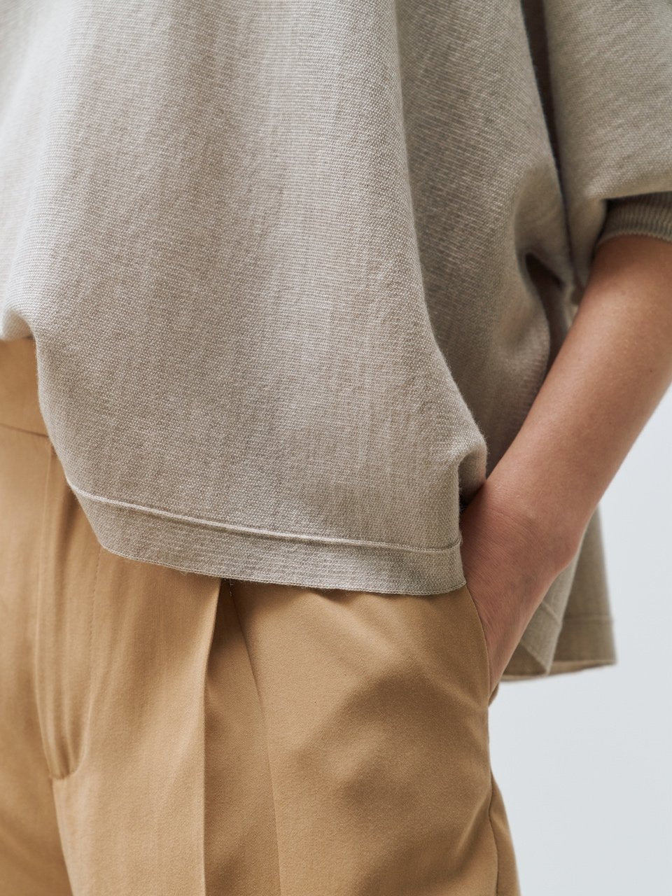V-neck loose pullover beige - merino mercerized wool 100% – - fasfas