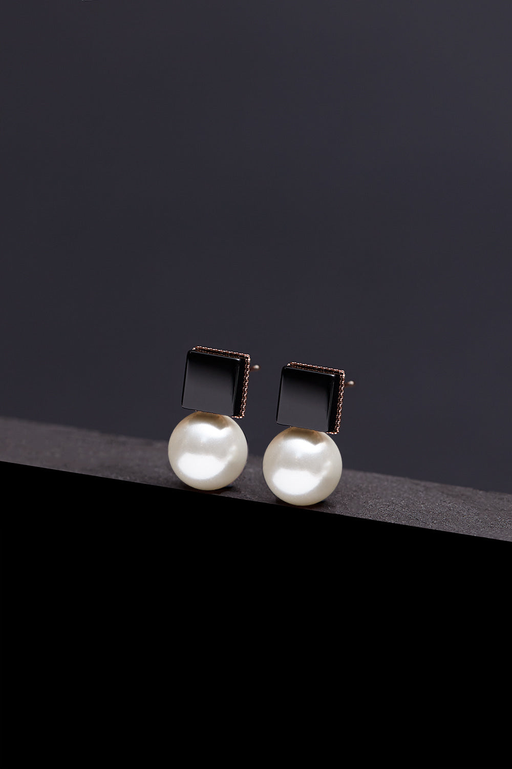 Dual onyx 12mm white pearl earrings(clip-on earrings) - fasfas