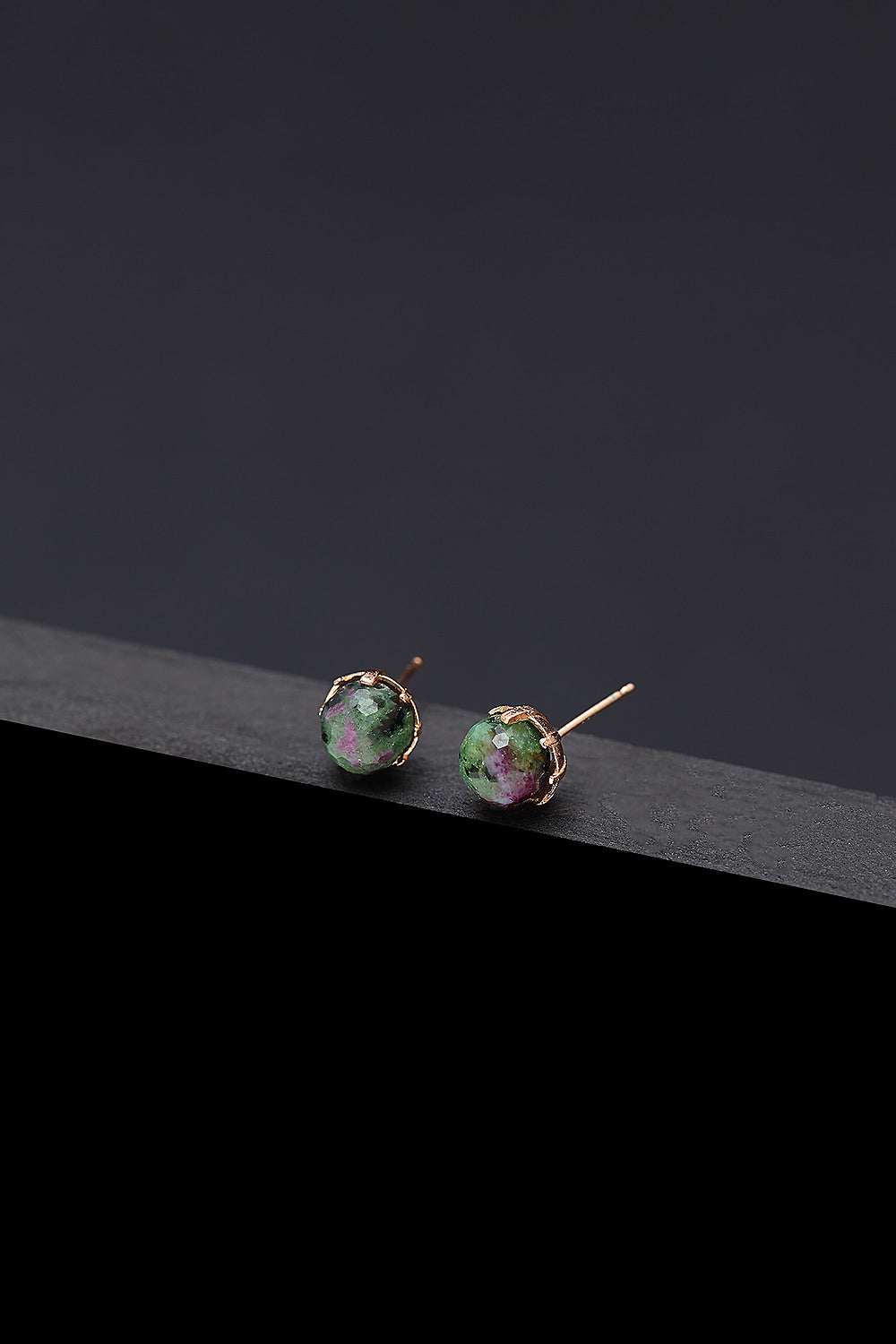 8mm rubyzoisite core earrings(clip-on-option) - fasfas