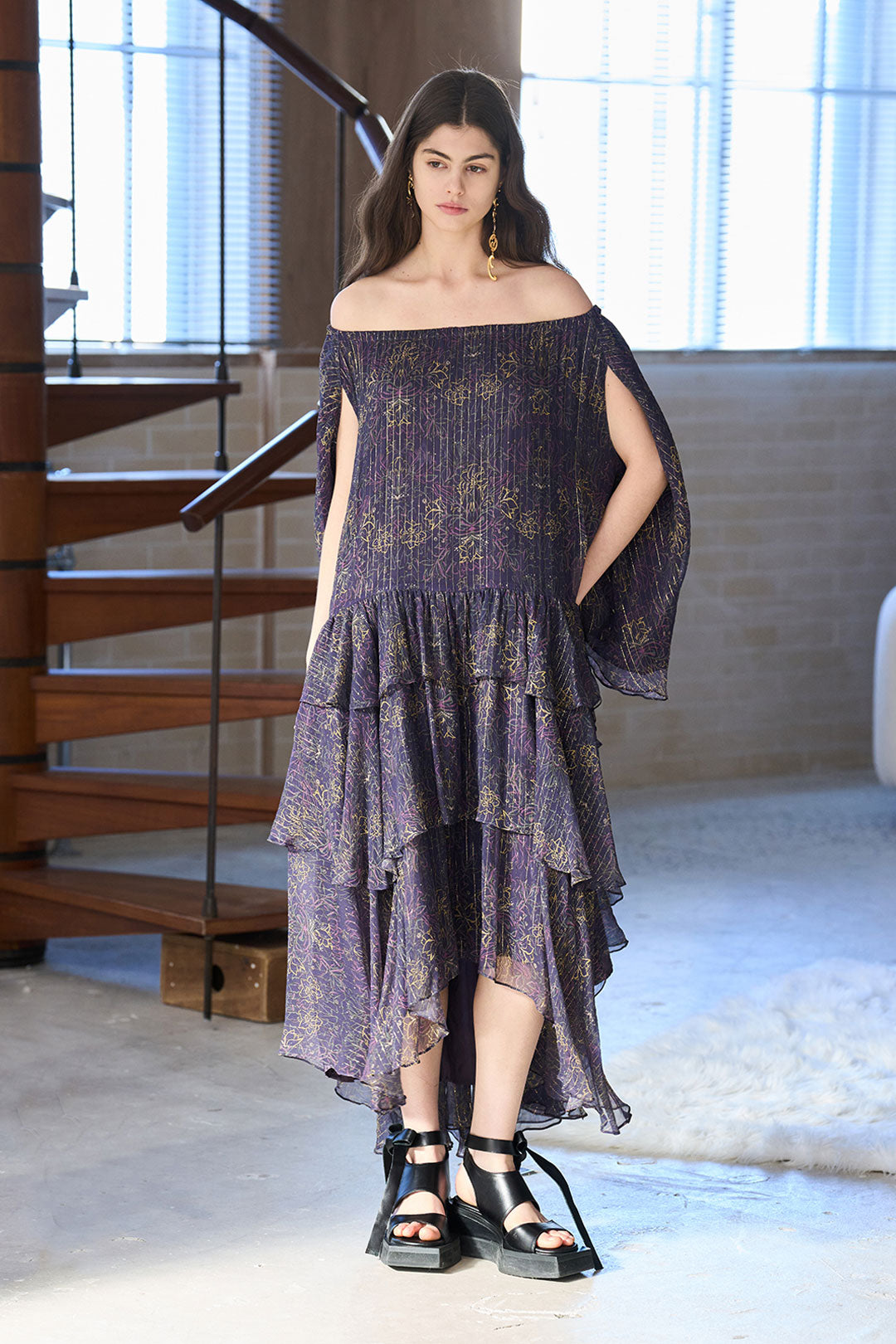 Paisley print off-shoulder asymmetric tiered maxi dress - fasfas