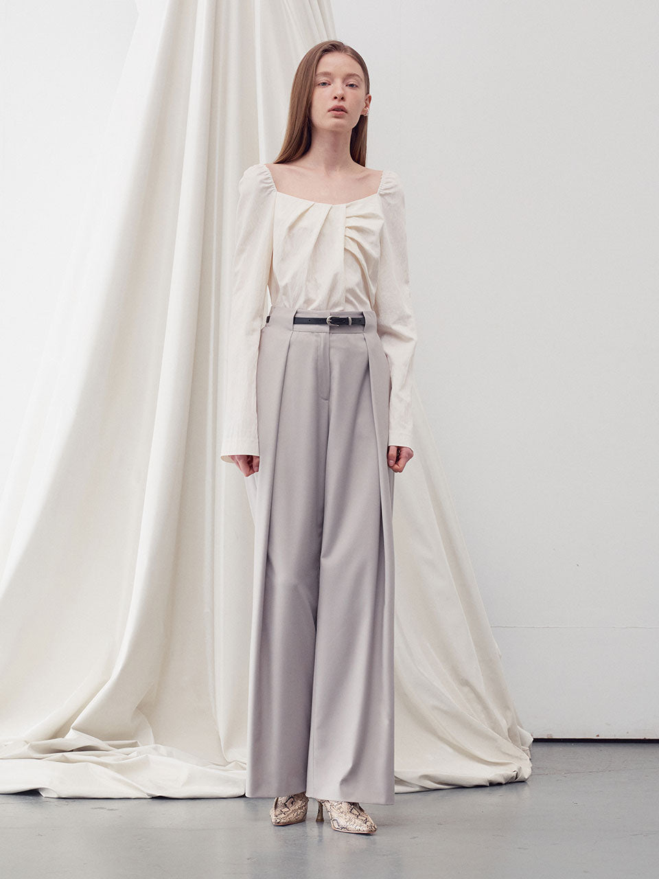 Belt waist detail wide leg trousers beige - fasfas