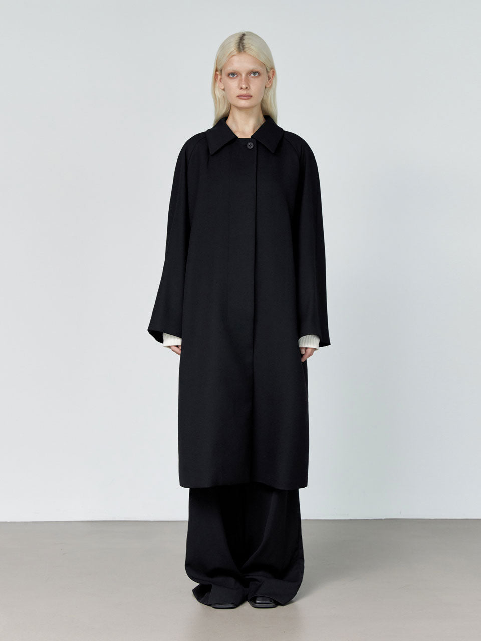 Rohe spread collar coat black - fasfas