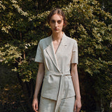 Wickelkleid aus Tweed vorne weiß
