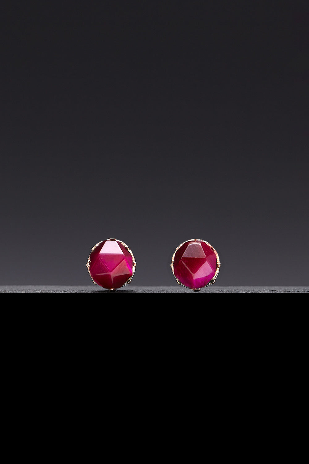 8mm cherry tigereyes core earrings(clip-on-option) - fasfas