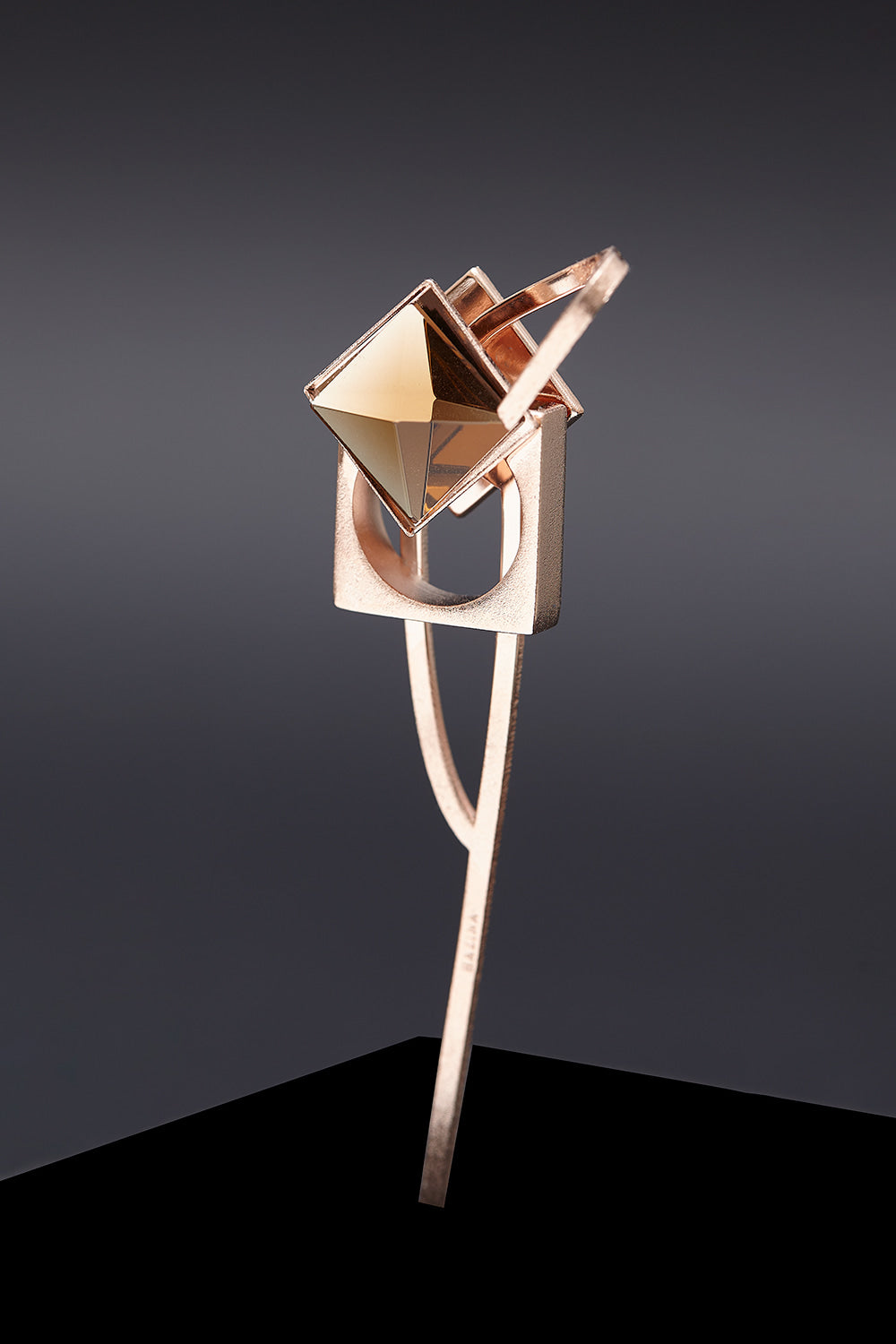 Champaign theoria brooch square - fasfas