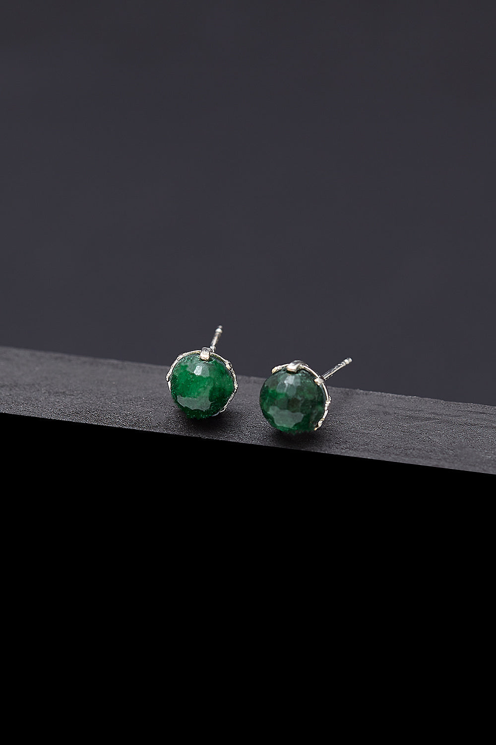 8mm green jade core earrings(clip-on–option) - fasfas