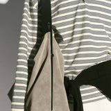 Borsa hobo in pelle di mucca con tracolla grigia