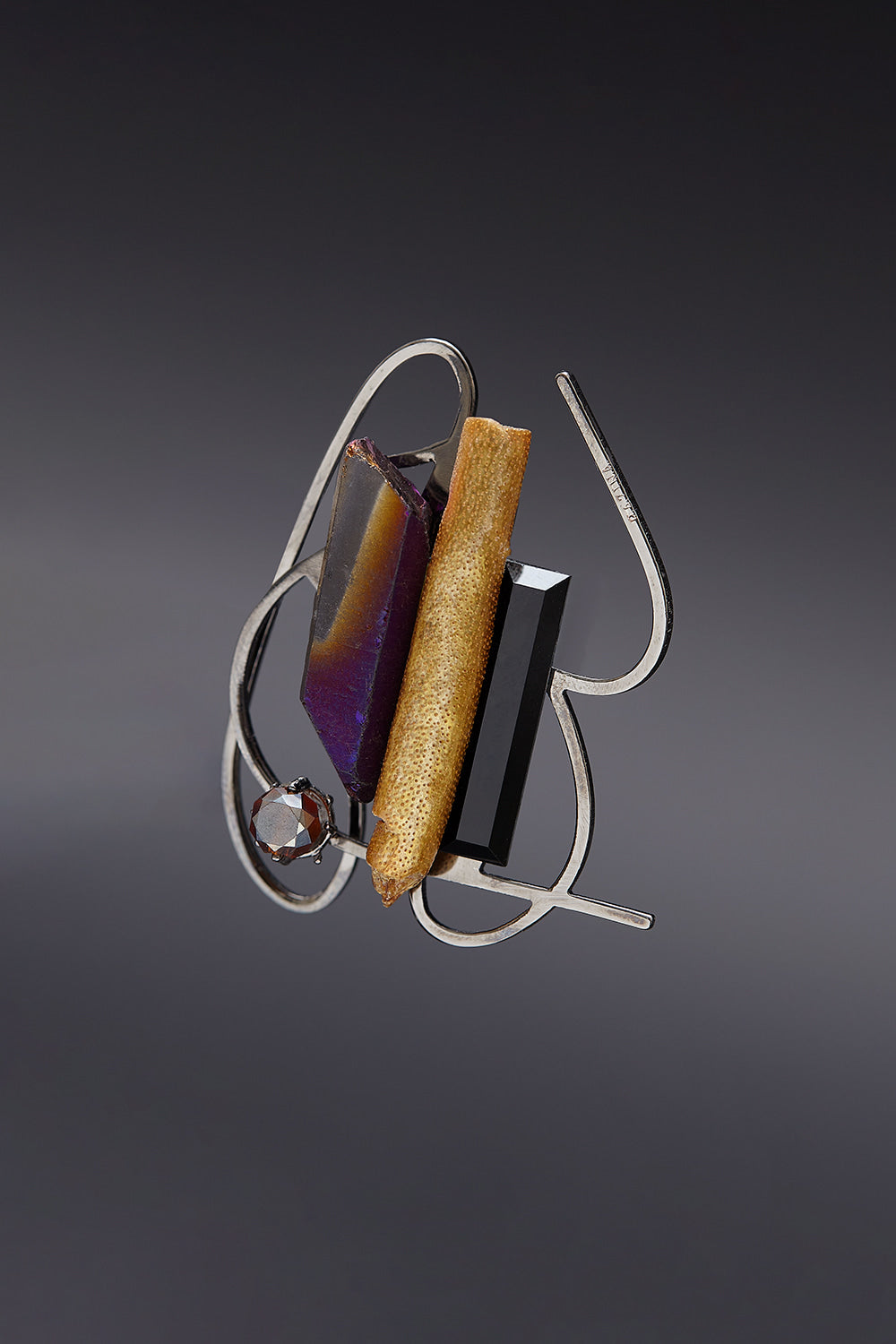 Dancing objet No.9 brooch noir - fasfas