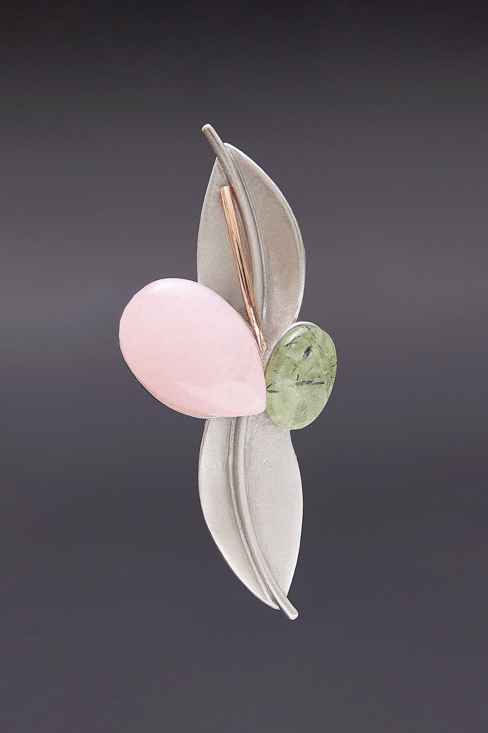 Chic leaf brooch pink - fasfas
