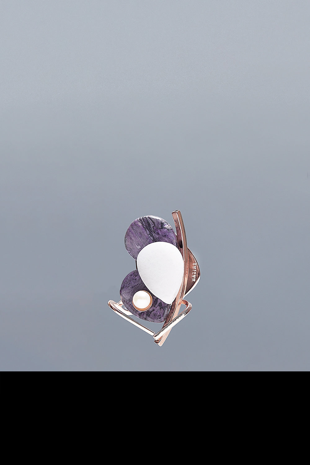 Dancing joli brooch purple - fasfas