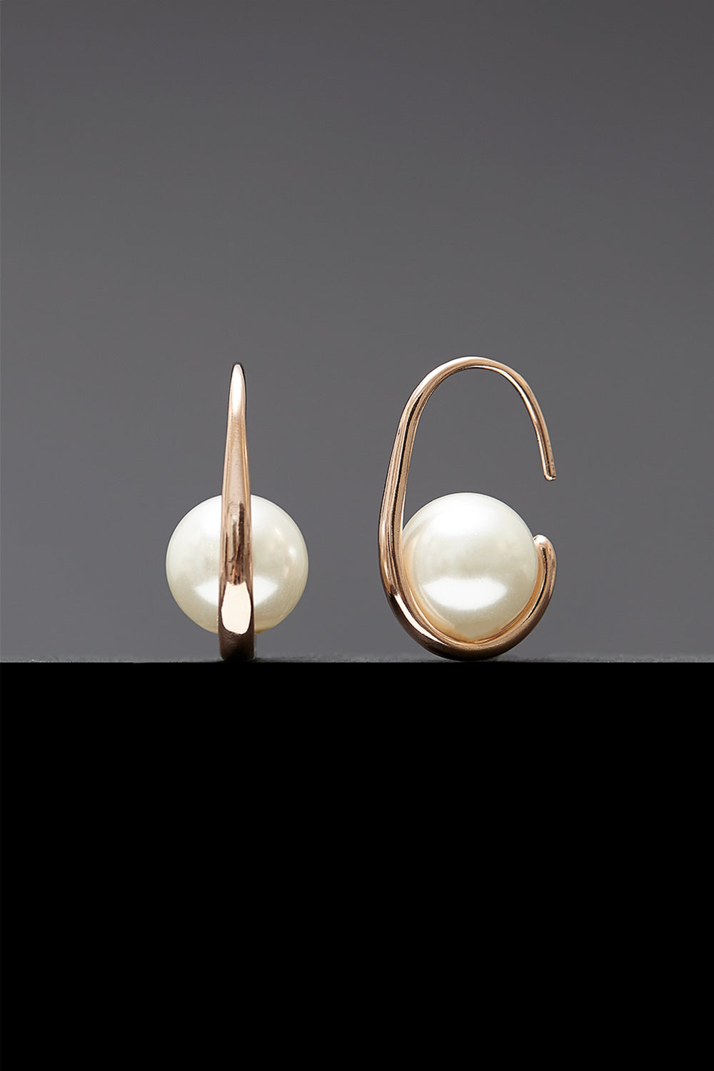 White pearl oval hoop earrings - fasfas